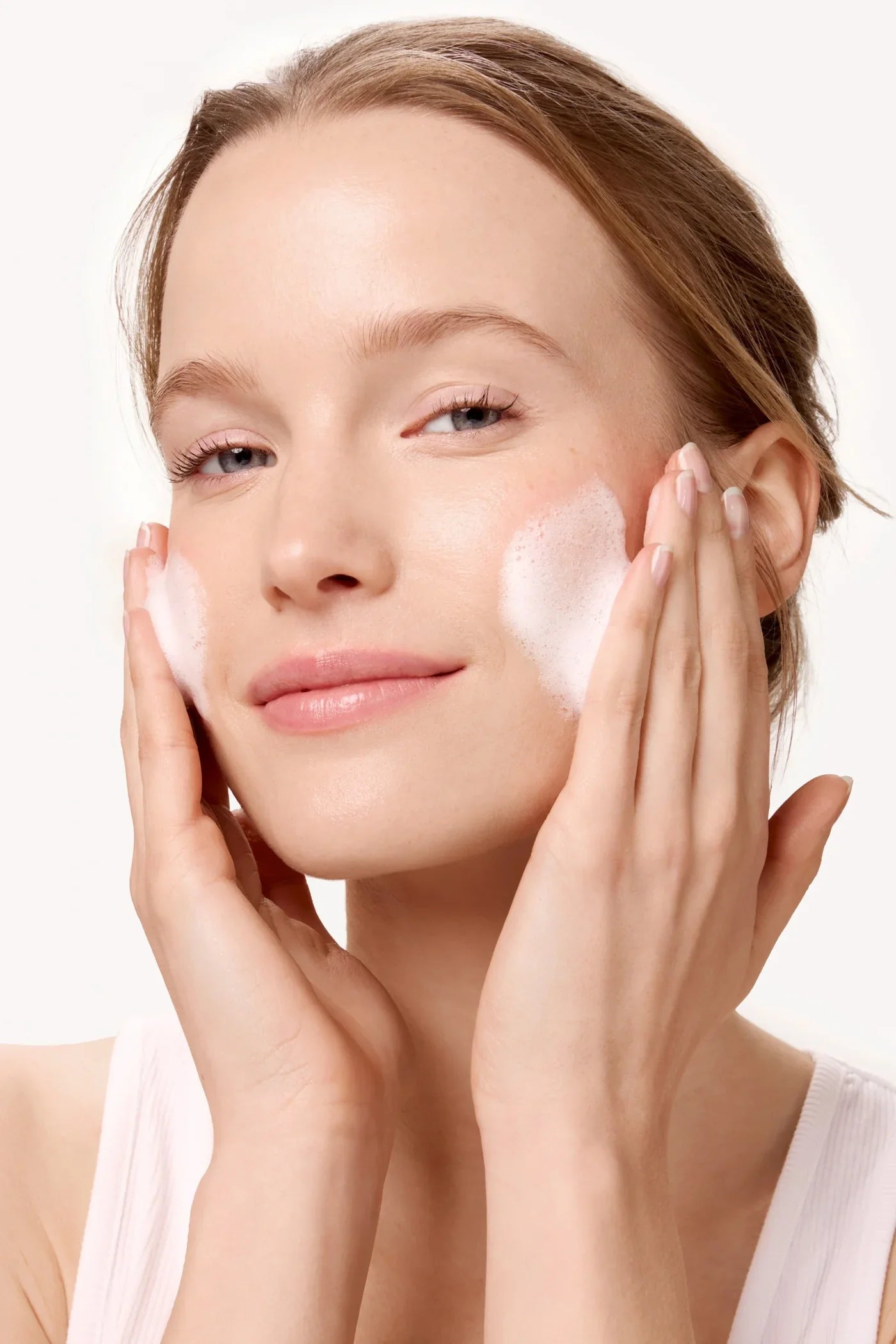Solutions for skin with imperfections, excess shine